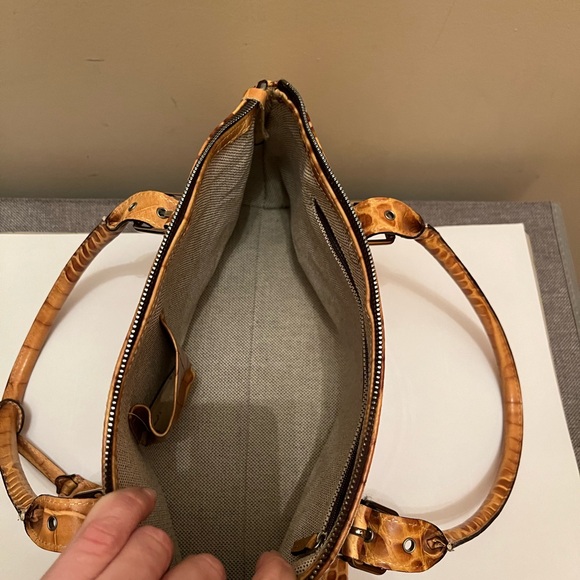 Dooney & Bourke large domed satchel Nile - Picture 9 of 10